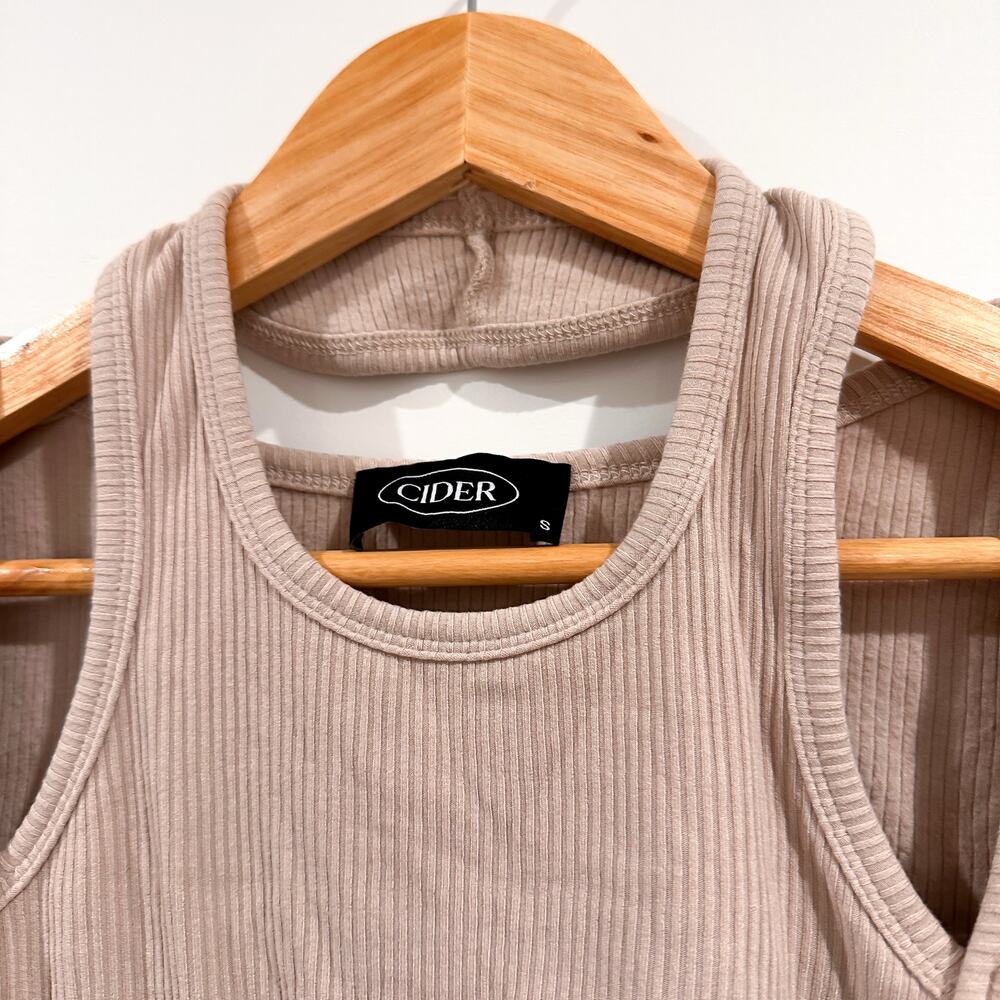 CIDER Ribbed Knit Long Sleeve Buckle Crop Top Beige Small EUC - Picture 4 of 5